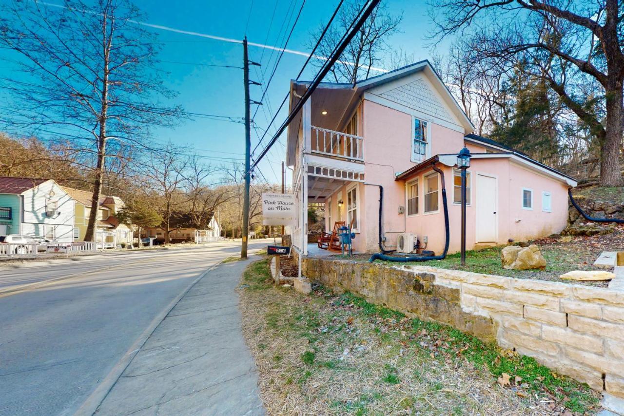 The Pink House On Main - Lower Eureka Springs Esterno foto